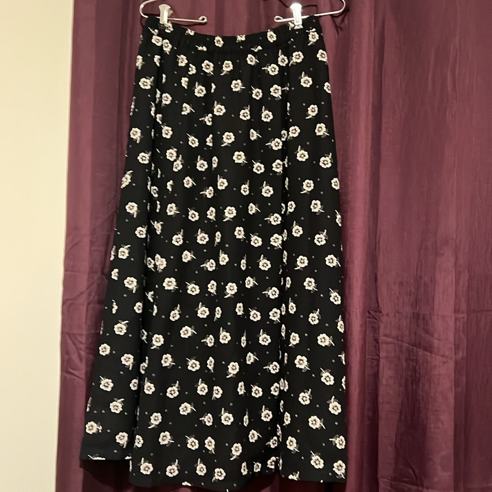 Skirt set - Picture 2 of 6
